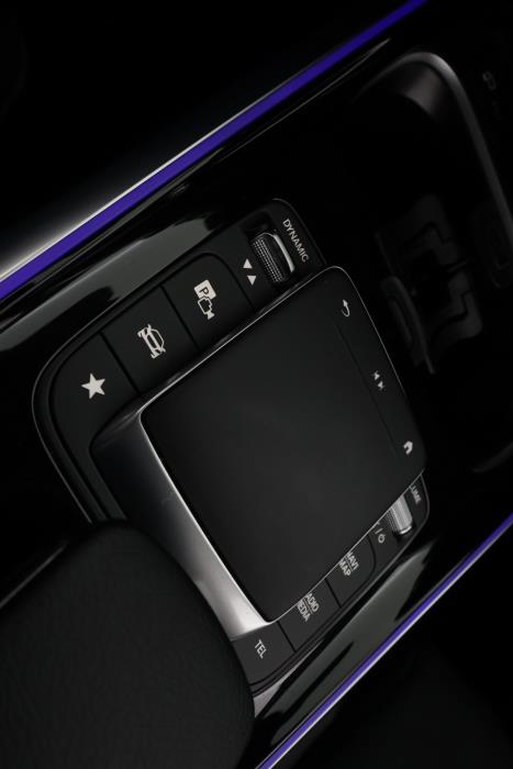 MERCEDES-BENZ GLB 2023