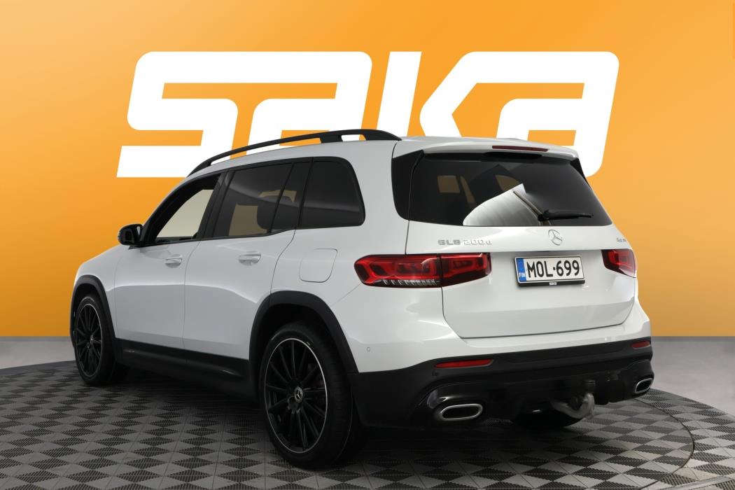 MERCEDES-BENZ GLB 2023