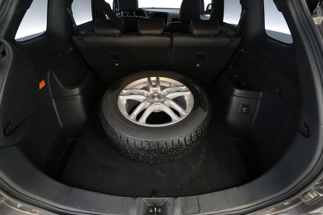 MITSUBISHI Outlander PHEV 2020