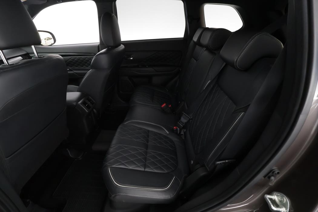 MITSUBISHI Outlander PHEV 2020