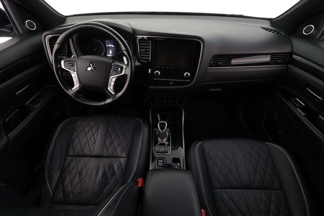 MITSUBISHI Outlander PHEV 2020