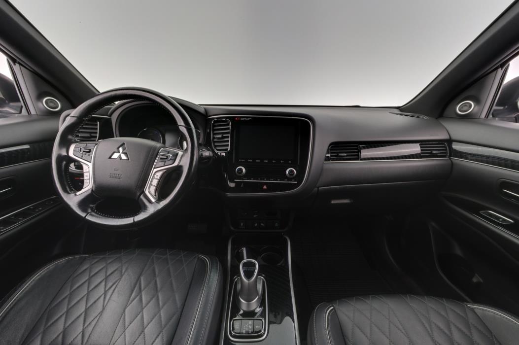 MITSUBISHI Outlander PHEV 2020