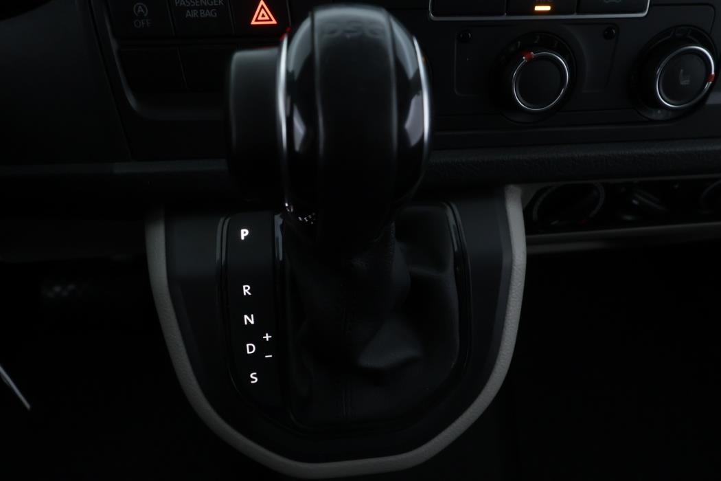 VOLKSWAGEN Transporter 2018