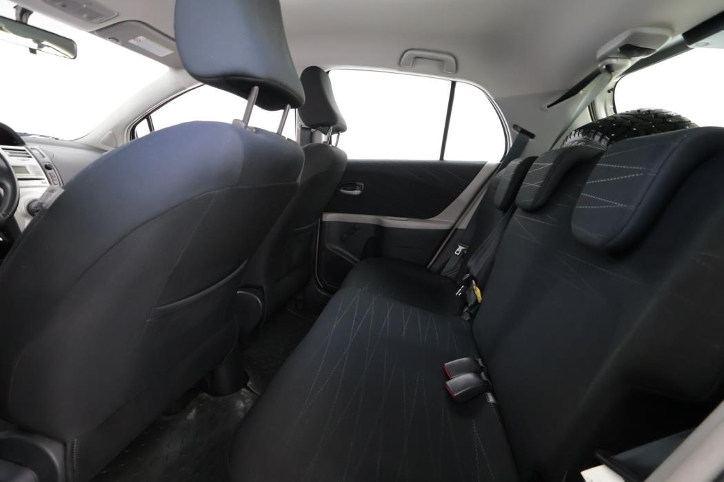 TOYOTA Yaris 2009