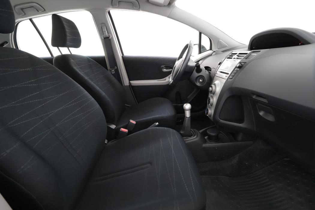 TOYOTA Yaris 2009