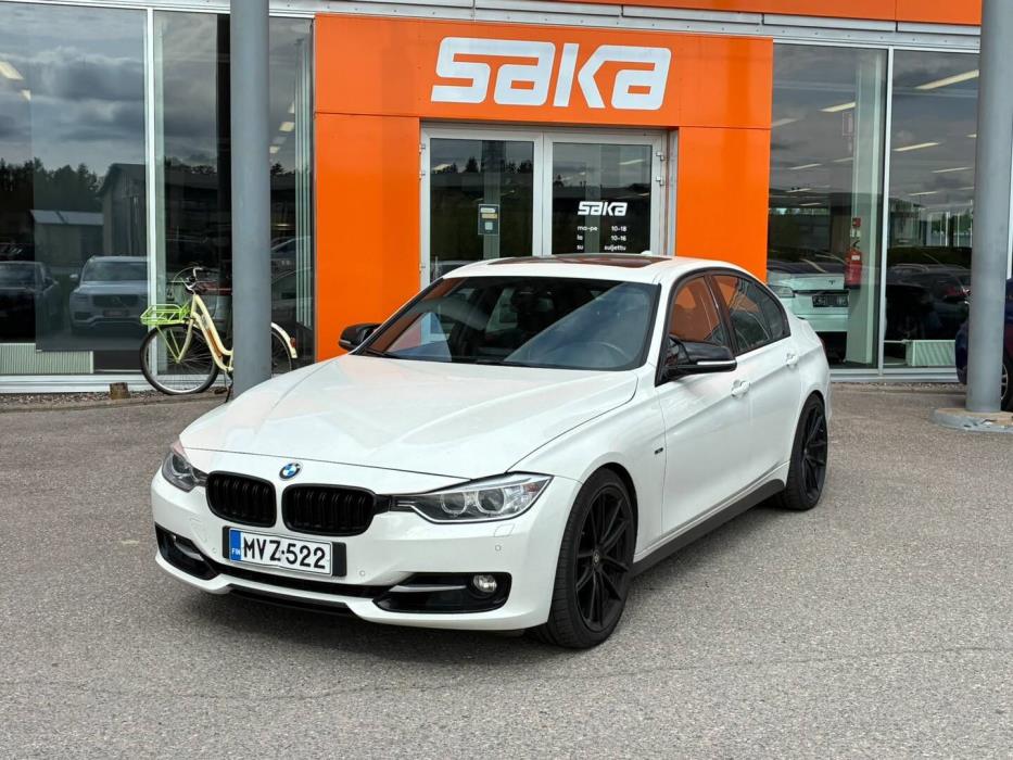BMW 330 2012