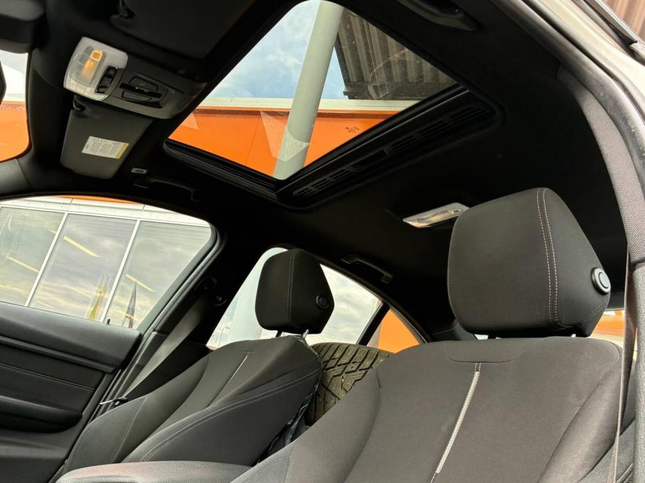 BMW 330 2012
