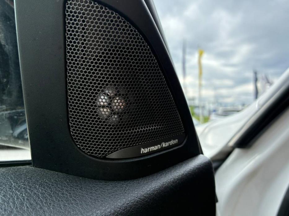 BMW 330 2012