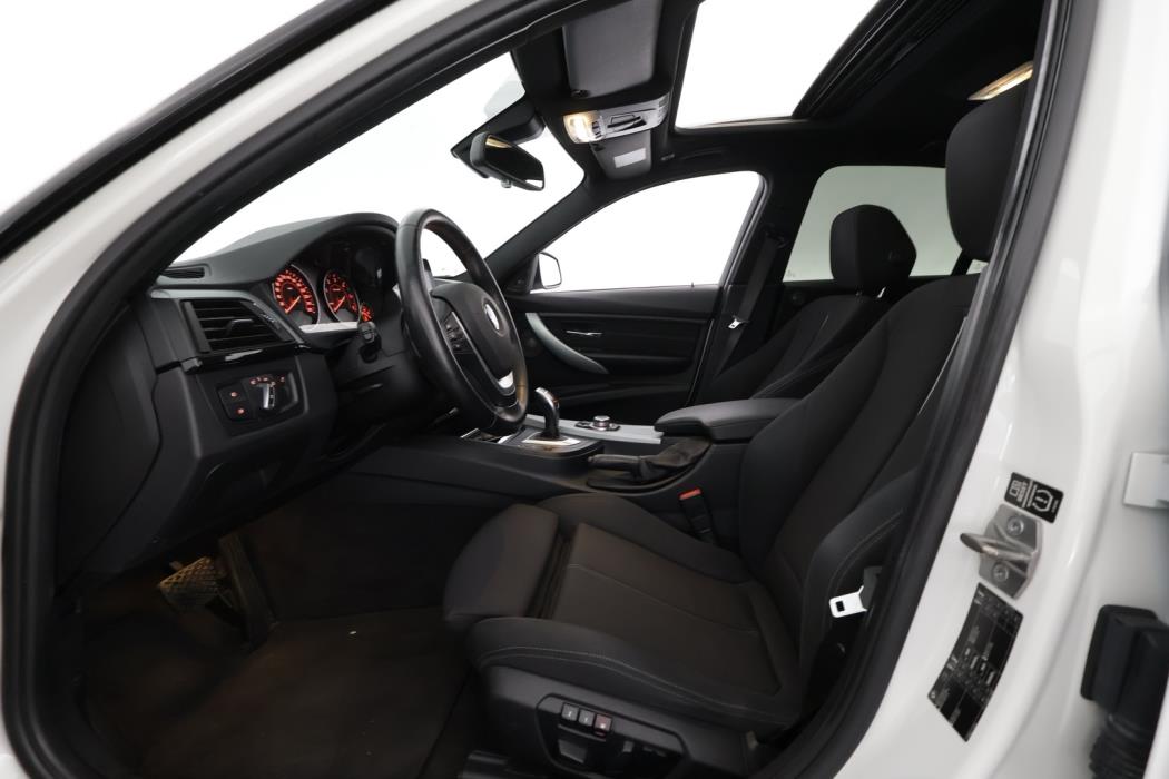 BMW 330 2012