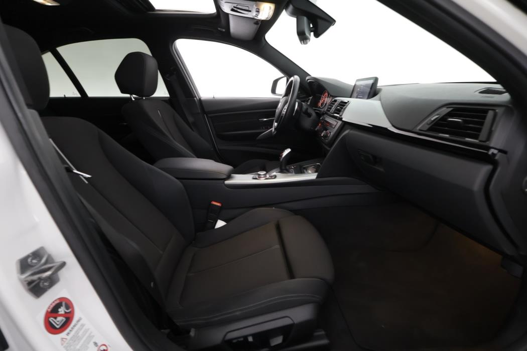 BMW 330 2012