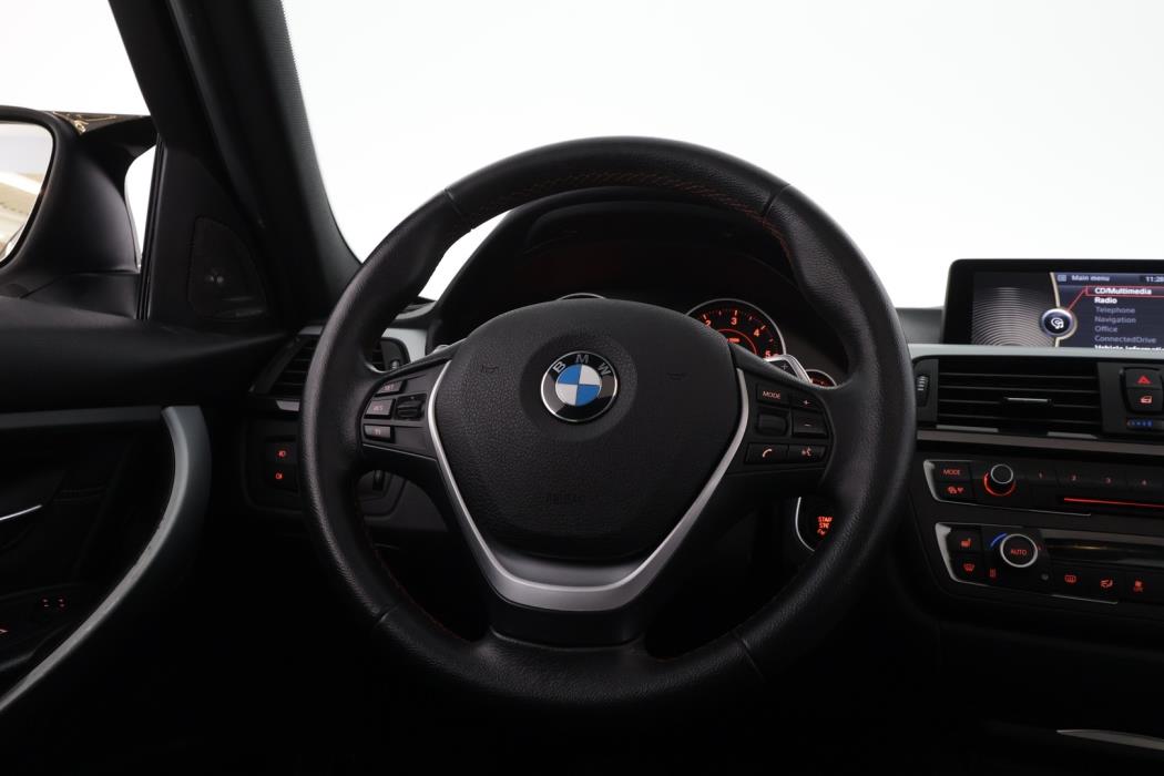BMW 330 2012