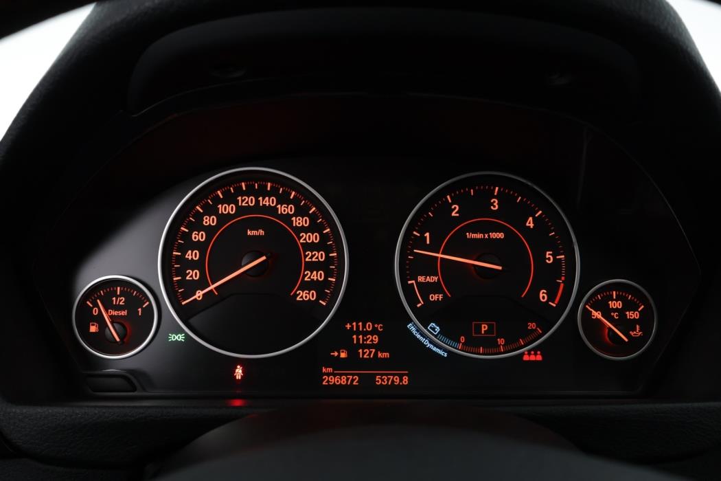 BMW 330 2012