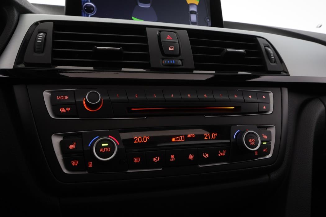 BMW 330 2012