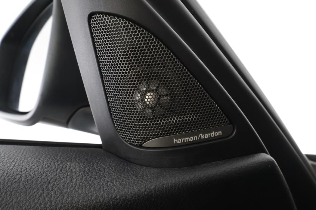 BMW 330 2012