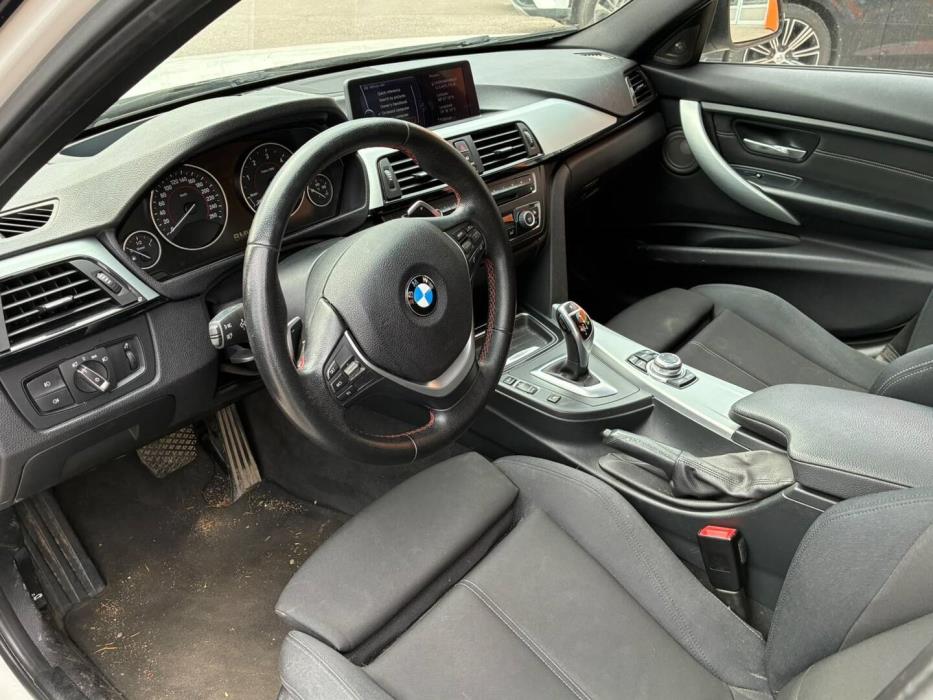 BMW 330 2012