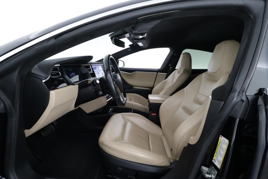 TESLA Model S 2016