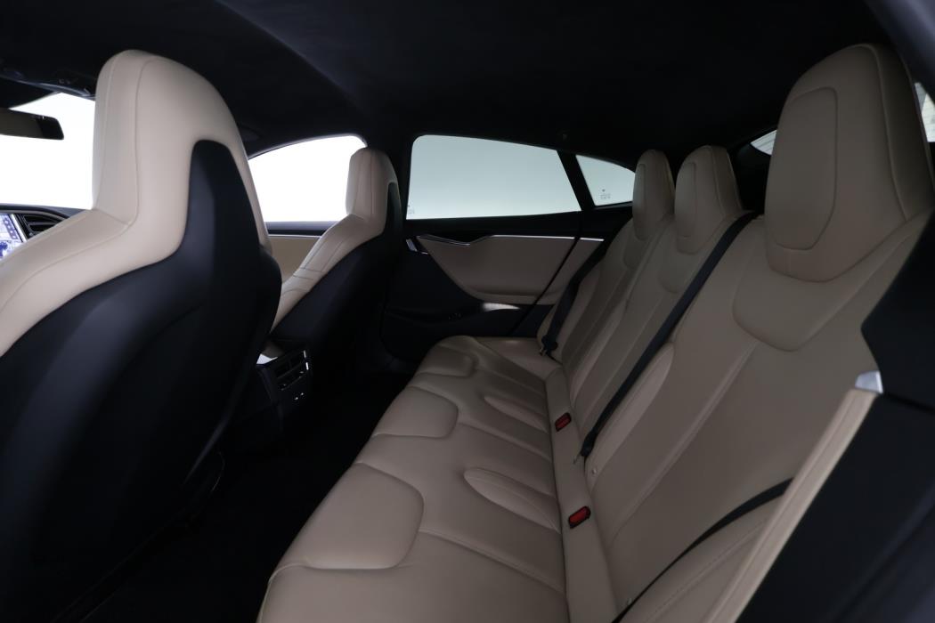 TESLA Model S 2016