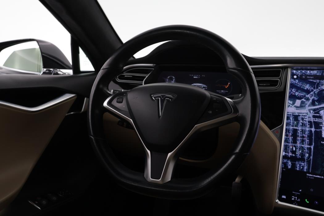 TESLA Model S 2016