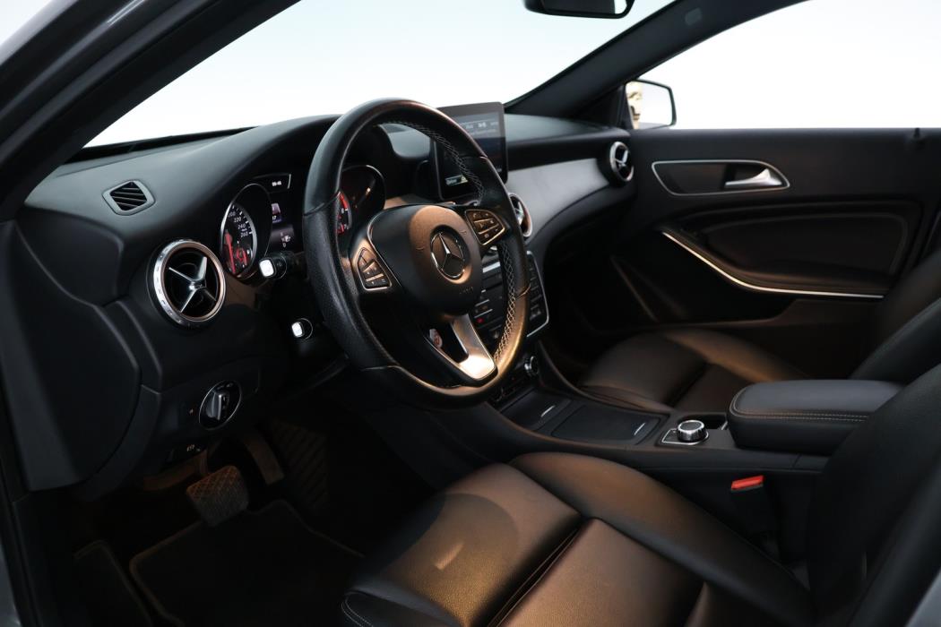 MERCEDES-BENZ GLA 2017