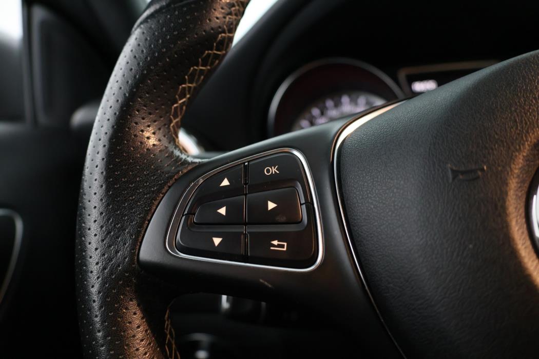 MERCEDES-BENZ GLA 2017