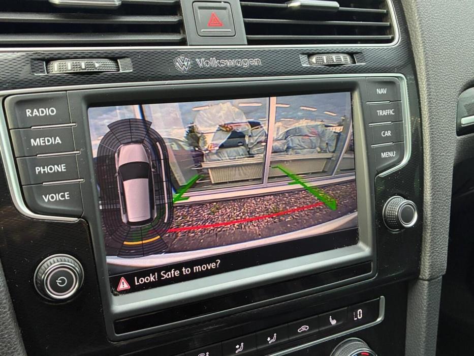 VOLKSWAGEN Golf 2015