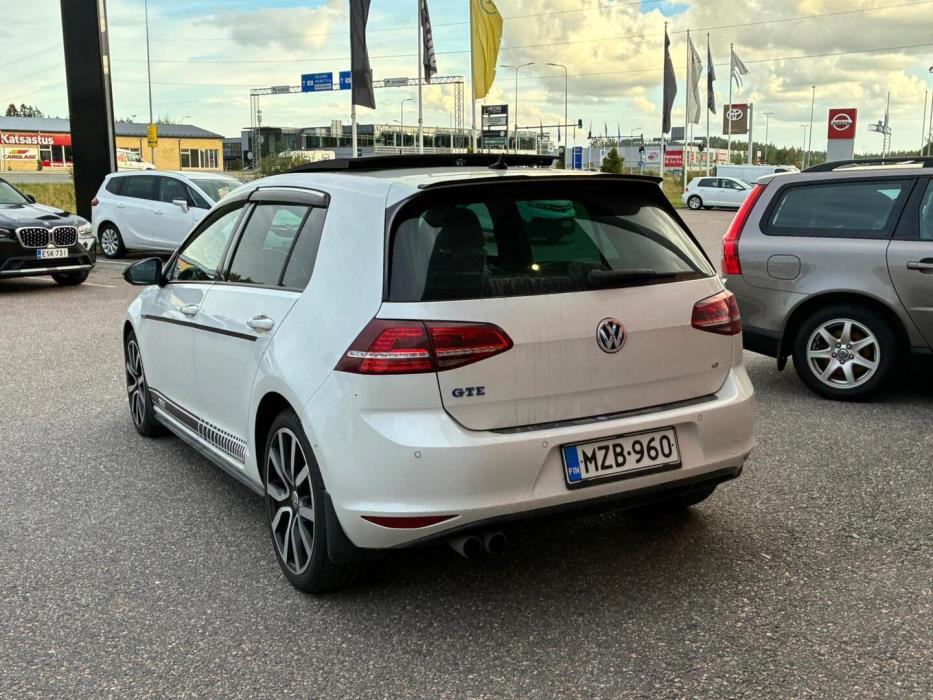 VOLKSWAGEN Golf 2015