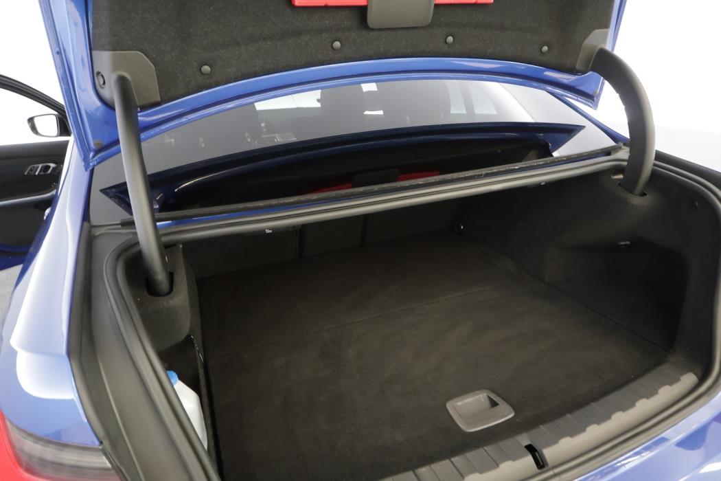 BMW 330 2019