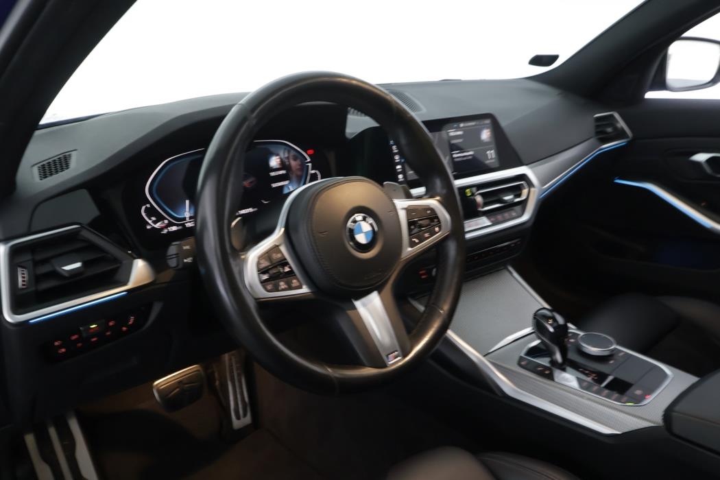 BMW 330 2019