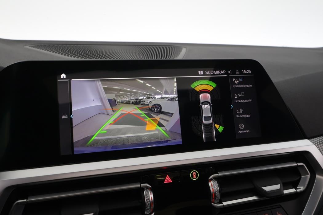 BMW 330 2019