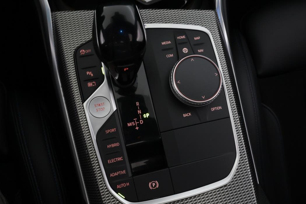 BMW 330 2019