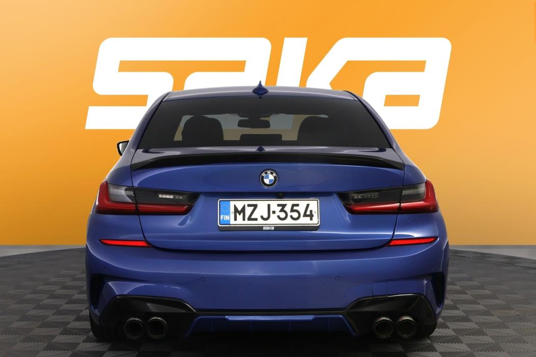 BMW 330 2019