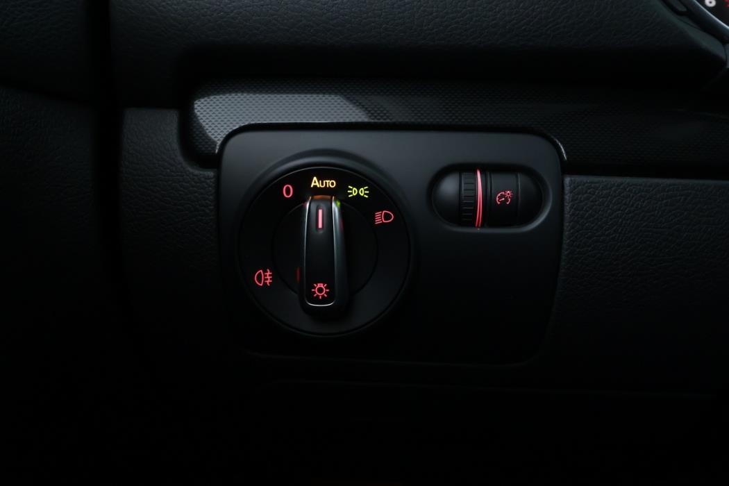 VOLKSWAGEN Golf 2011