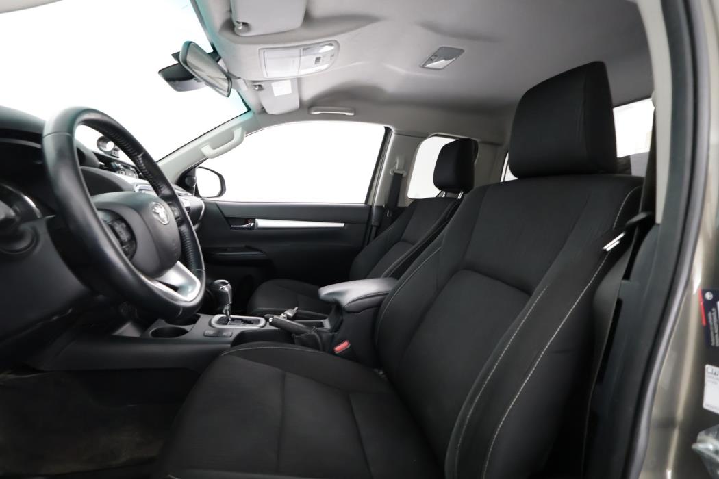 TOYOTA Hilux 2022