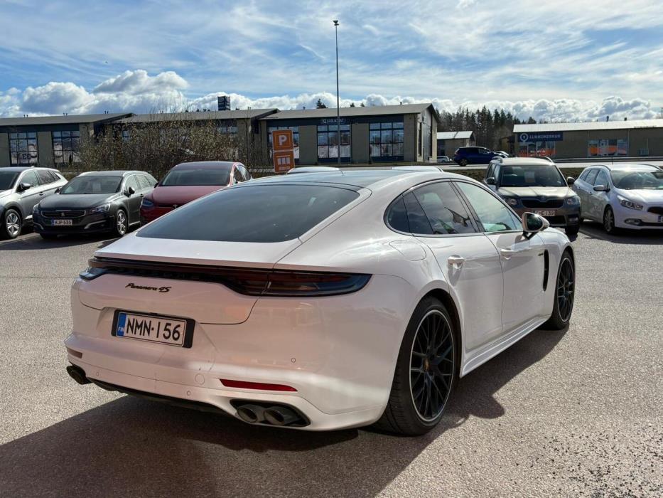PORSCHE Panamera 2021