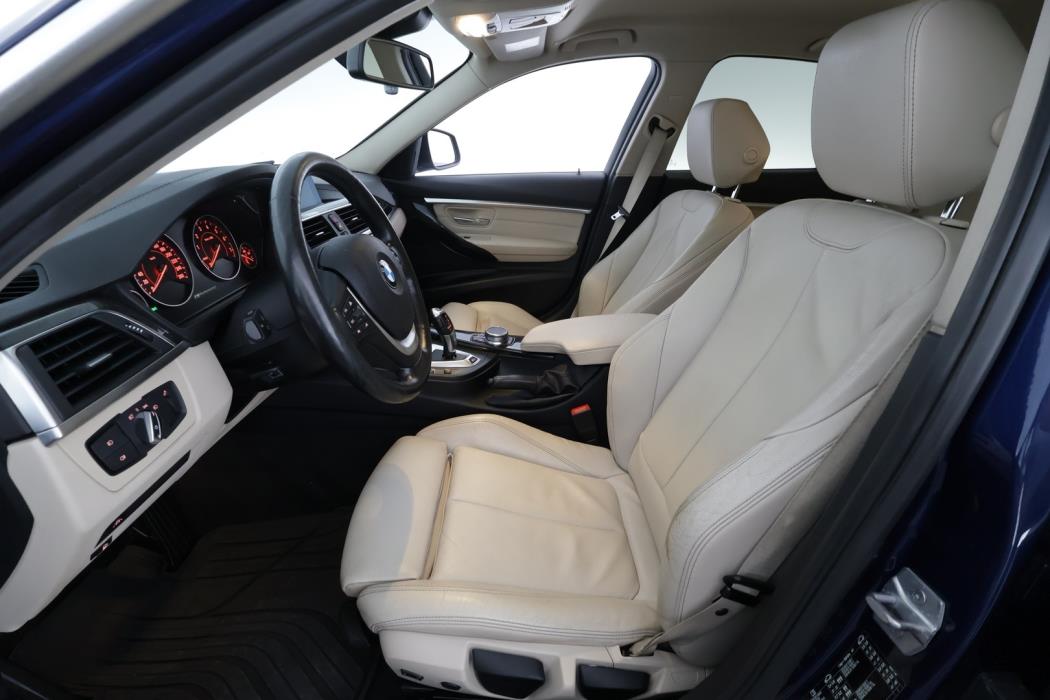 BMW 330 2018