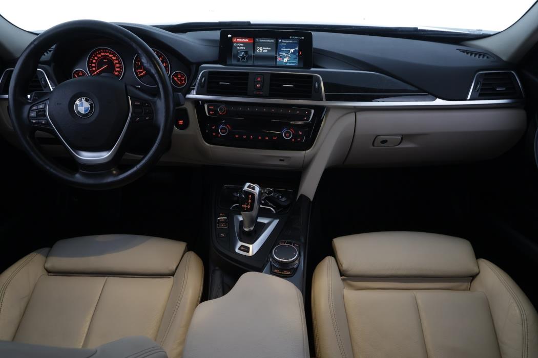 BMW 330 2018