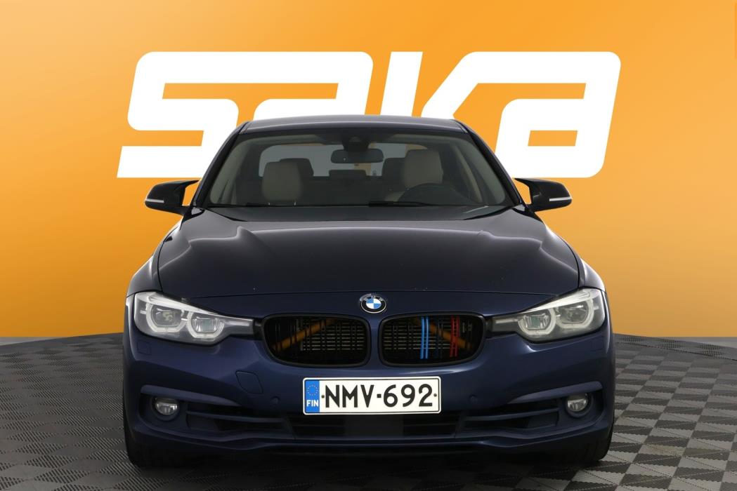 BMW 330 2018