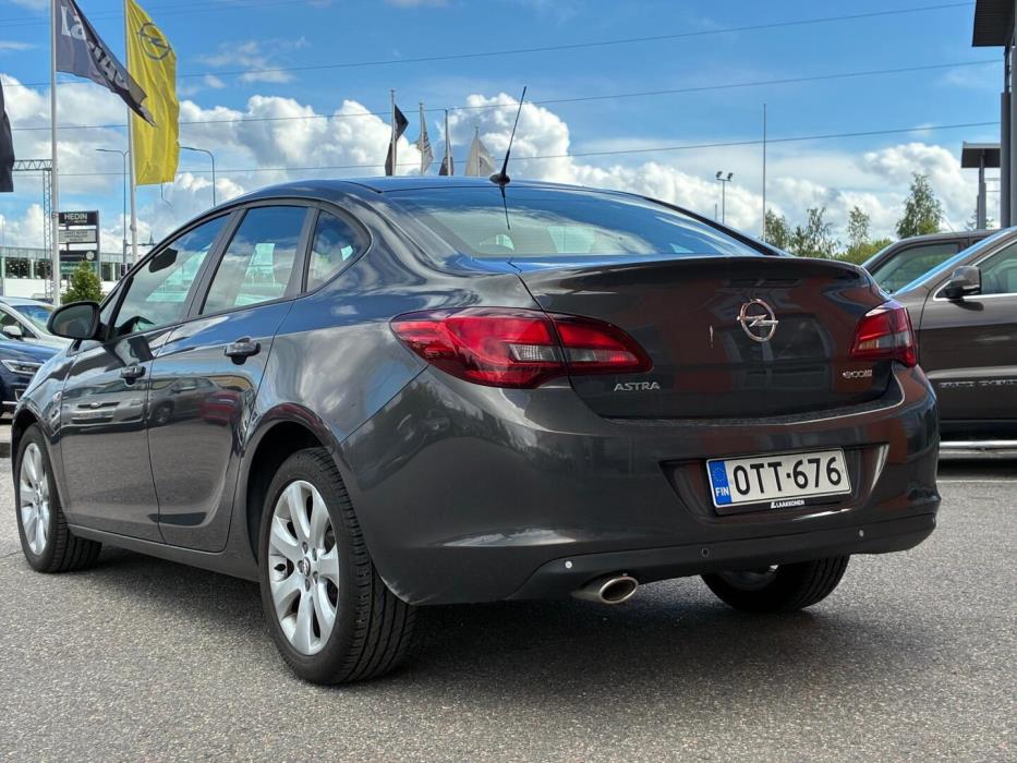 OPEL Astra 2013