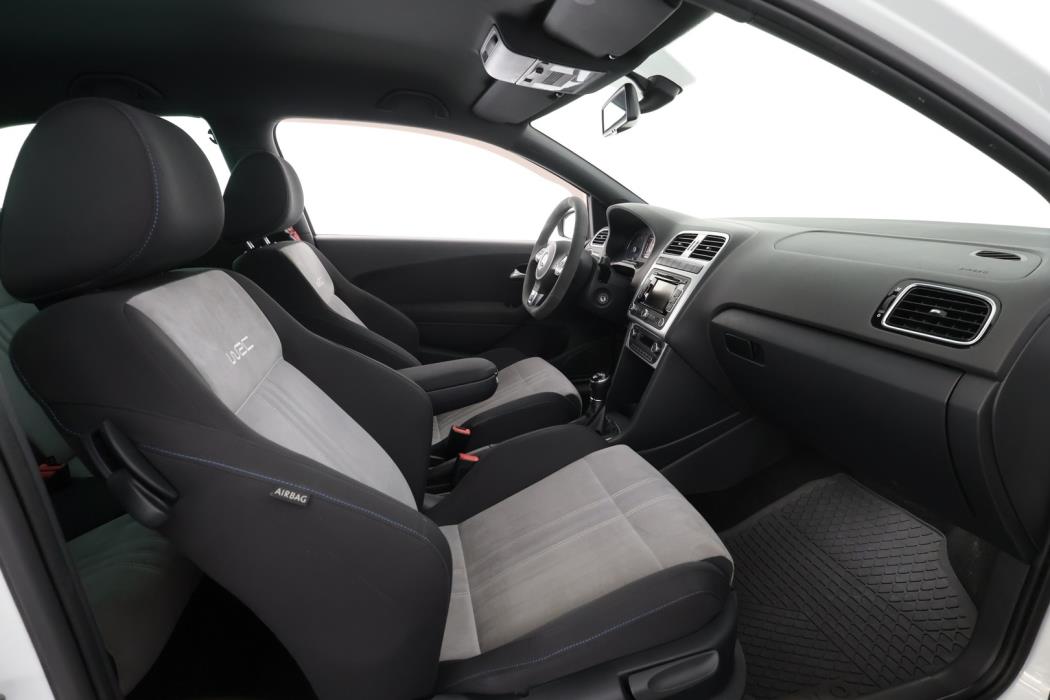VOLKSWAGEN Polo 2014