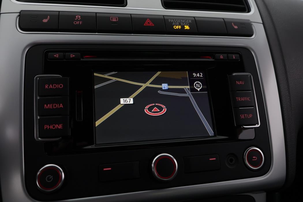 VOLKSWAGEN Polo 2014
