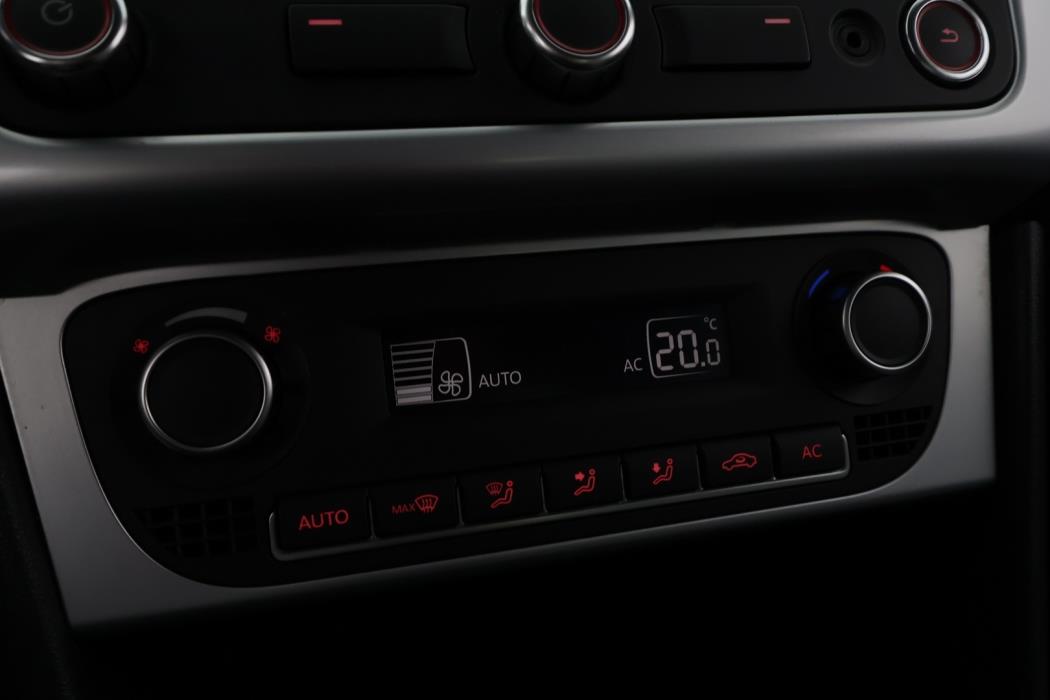 VOLKSWAGEN Polo 2014
