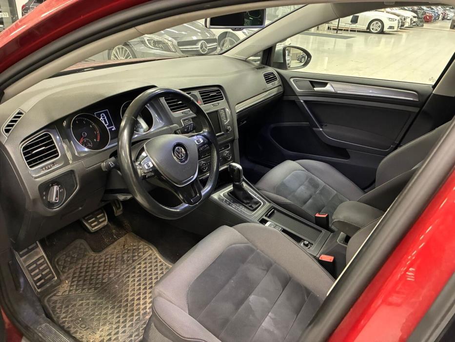 VOLKSWAGEN Golf 2016