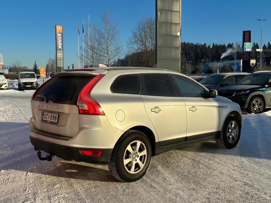 VOLVO XC60 2011