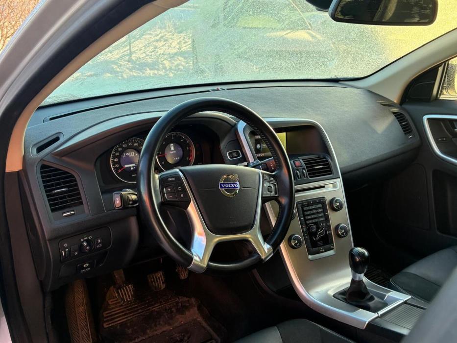 VOLVO XC60 2011
