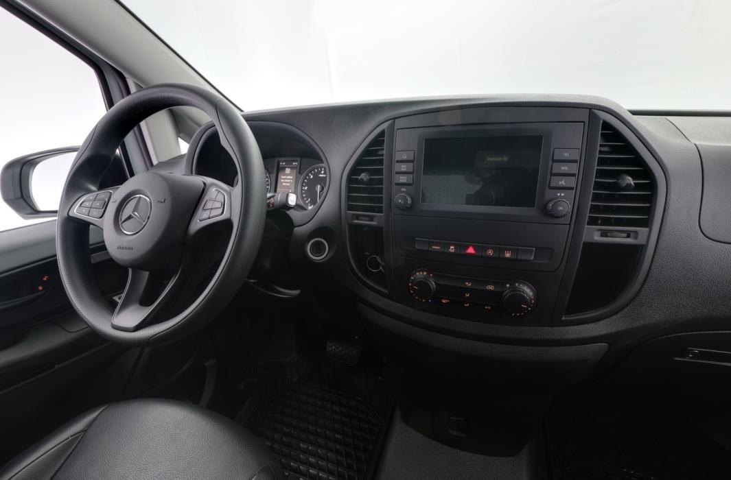 MERCEDES-BENZ Vito 2023