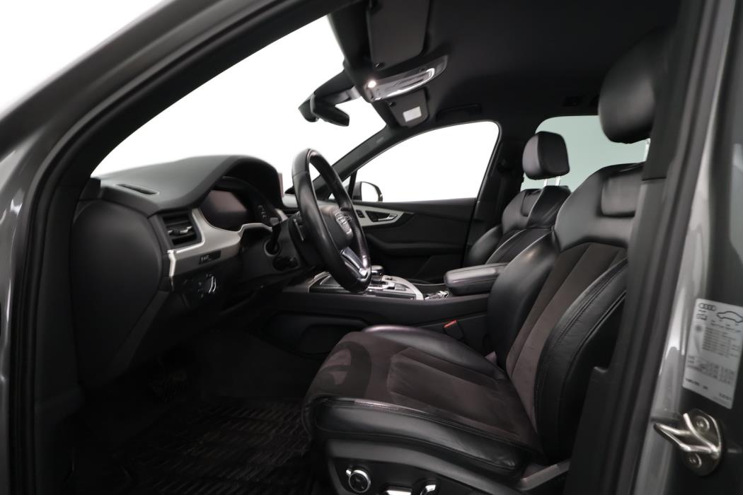 AUDI Q7 2016