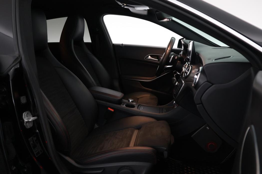 MERCEDES-BENZ CLA 2015