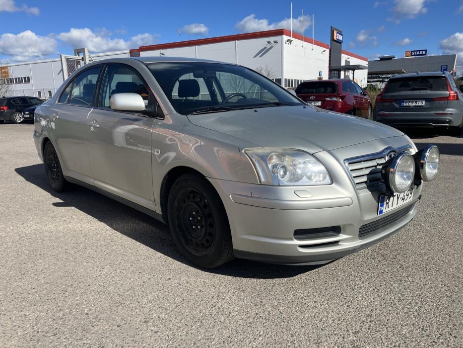 TOYOTA Avensis 2004