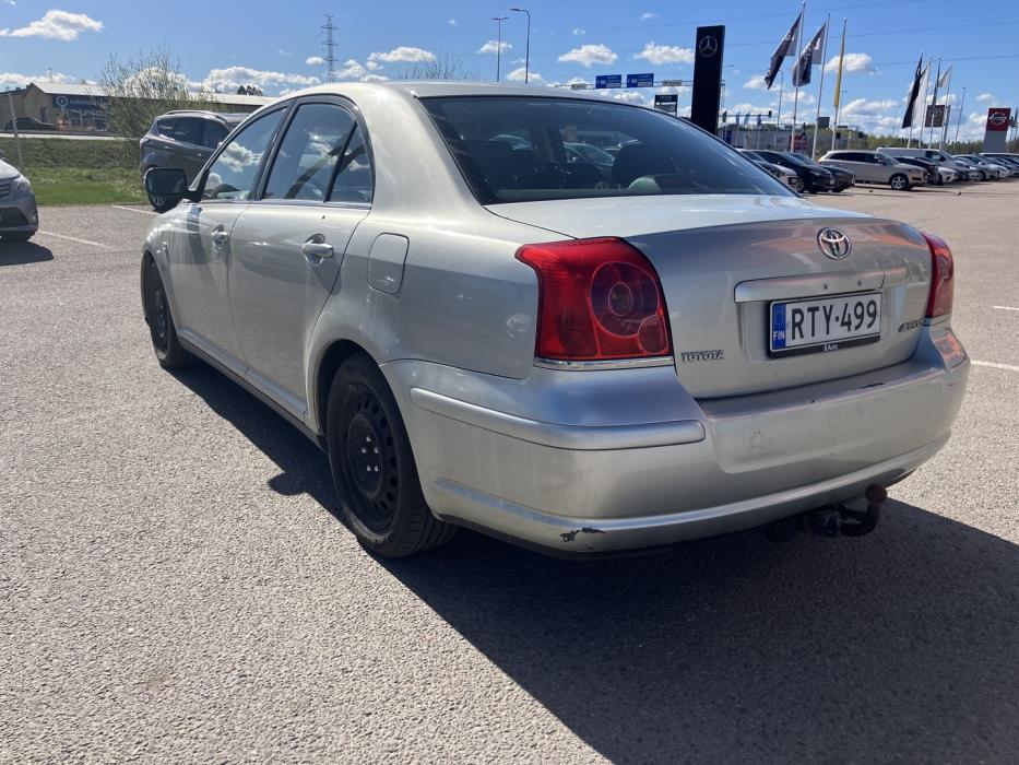TOYOTA Avensis 2004