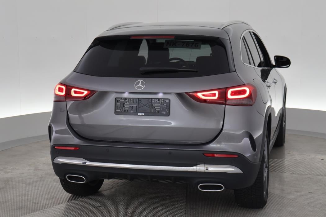 MERCEDES-BENZ GLA 2023